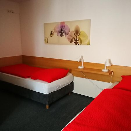 Pension Zum Angestellten Porta Westfalica Pokoj fotografie